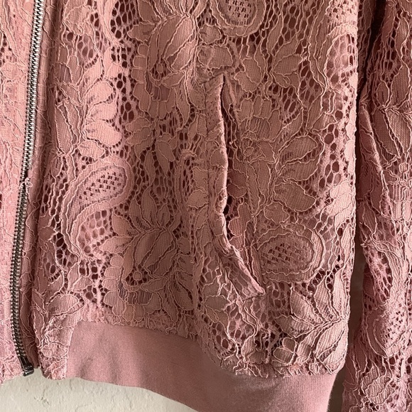 Torrid Dusty Pink Lace Bomber Jacket Size 00 (M10) - Picture 7 of 8